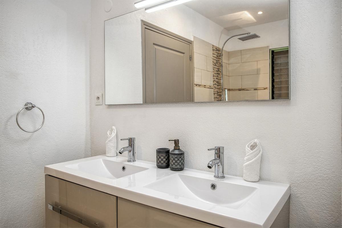 A louer villa 4 chambres Mont Vernon Saint Martin_ Salle d'eau - 31